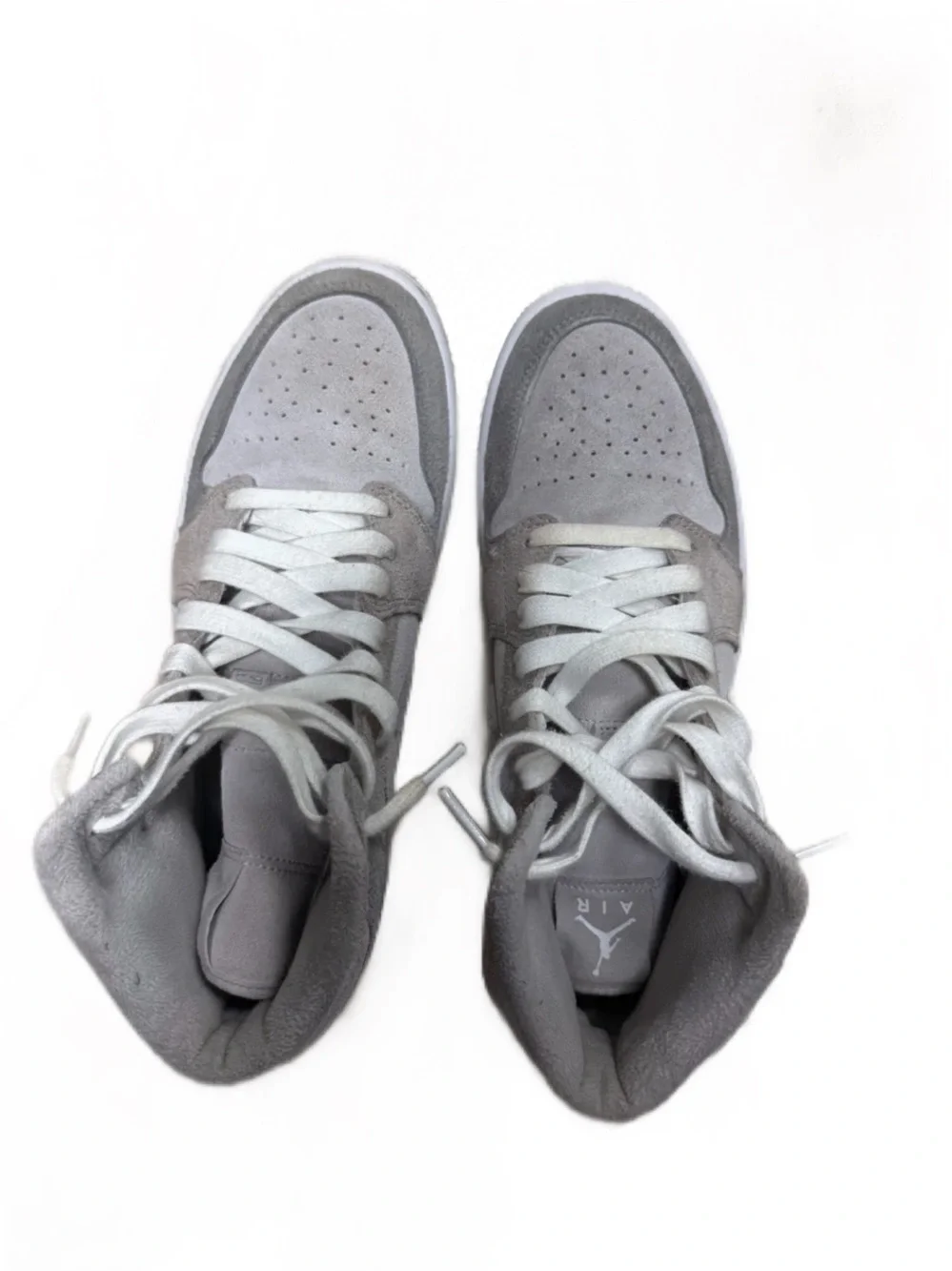 GREY MEN'S AIR JORDAN RETRO 1 MID SE High-Top Sneakers with White Laces